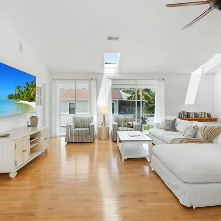 Bonita Beach Retreat, 5 Bed And 3 Bath, Sleeps 10